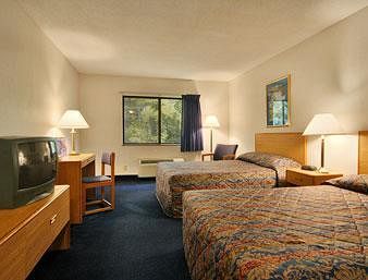 Super 8 By Wyndham Oneonta/Cooperstown Hotel Exterior photo